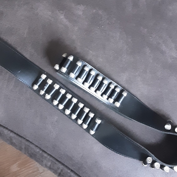 BLACK VINTAGE LEATHER BULLET BELT - Picture 2 of 6